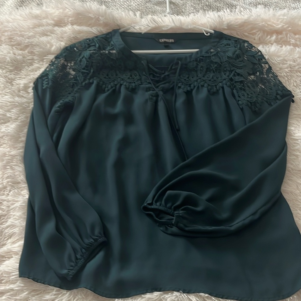 Express blouse with lace